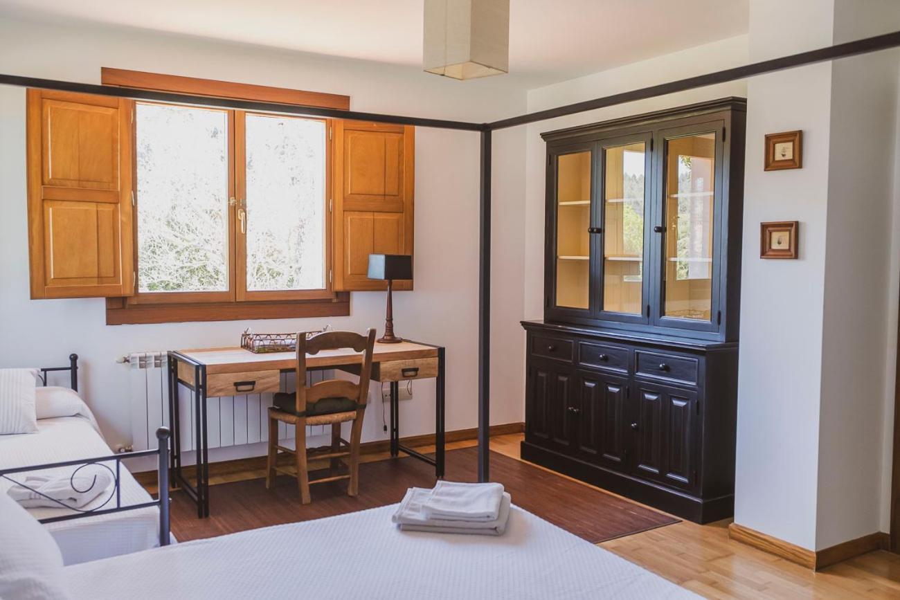 Casa Rural En Plena Naturaleza, Playa, Senderismo Villahormes エクステリア 写真